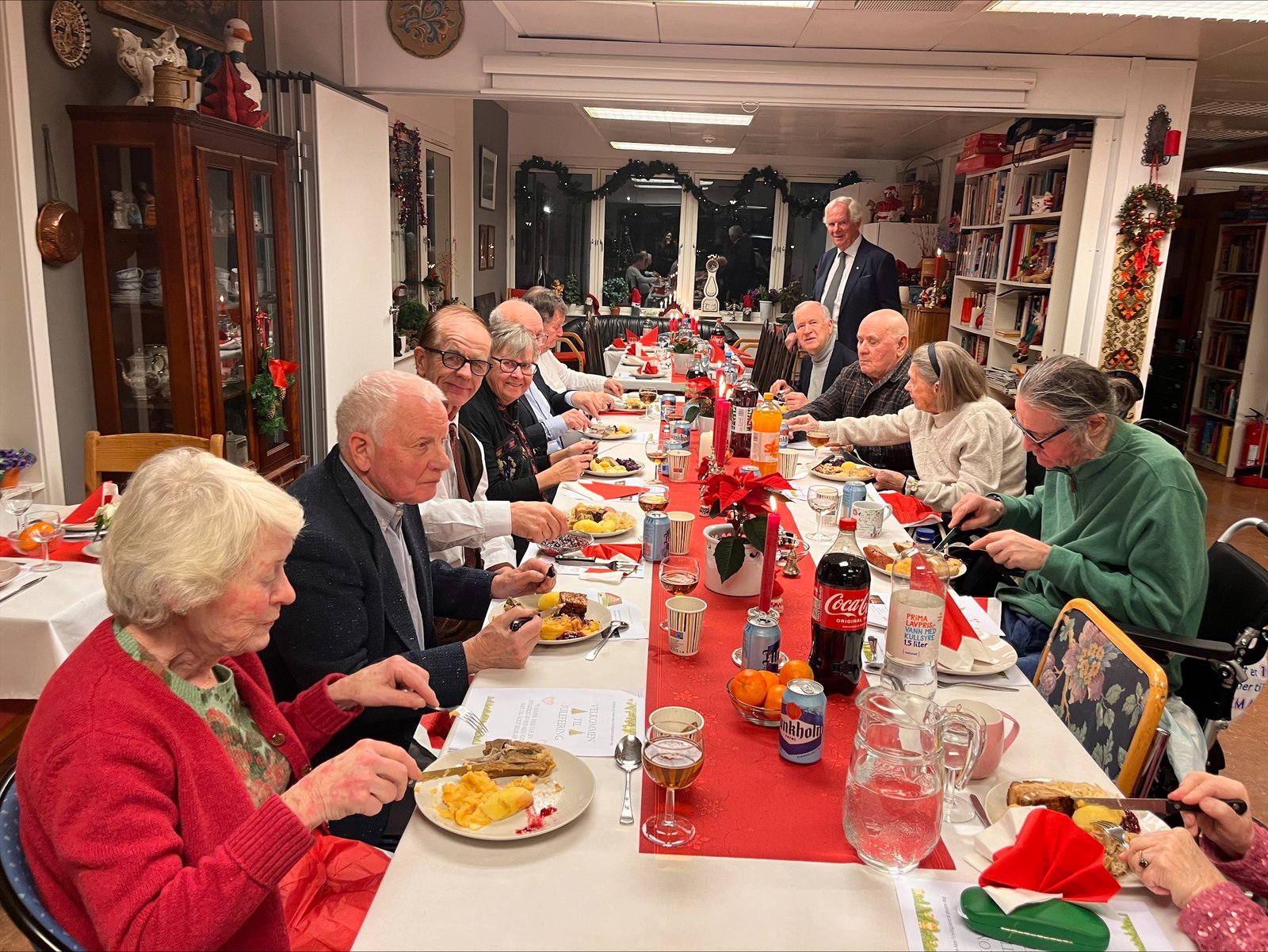 Dekketøy og stemning fra julaften på Hovstua
