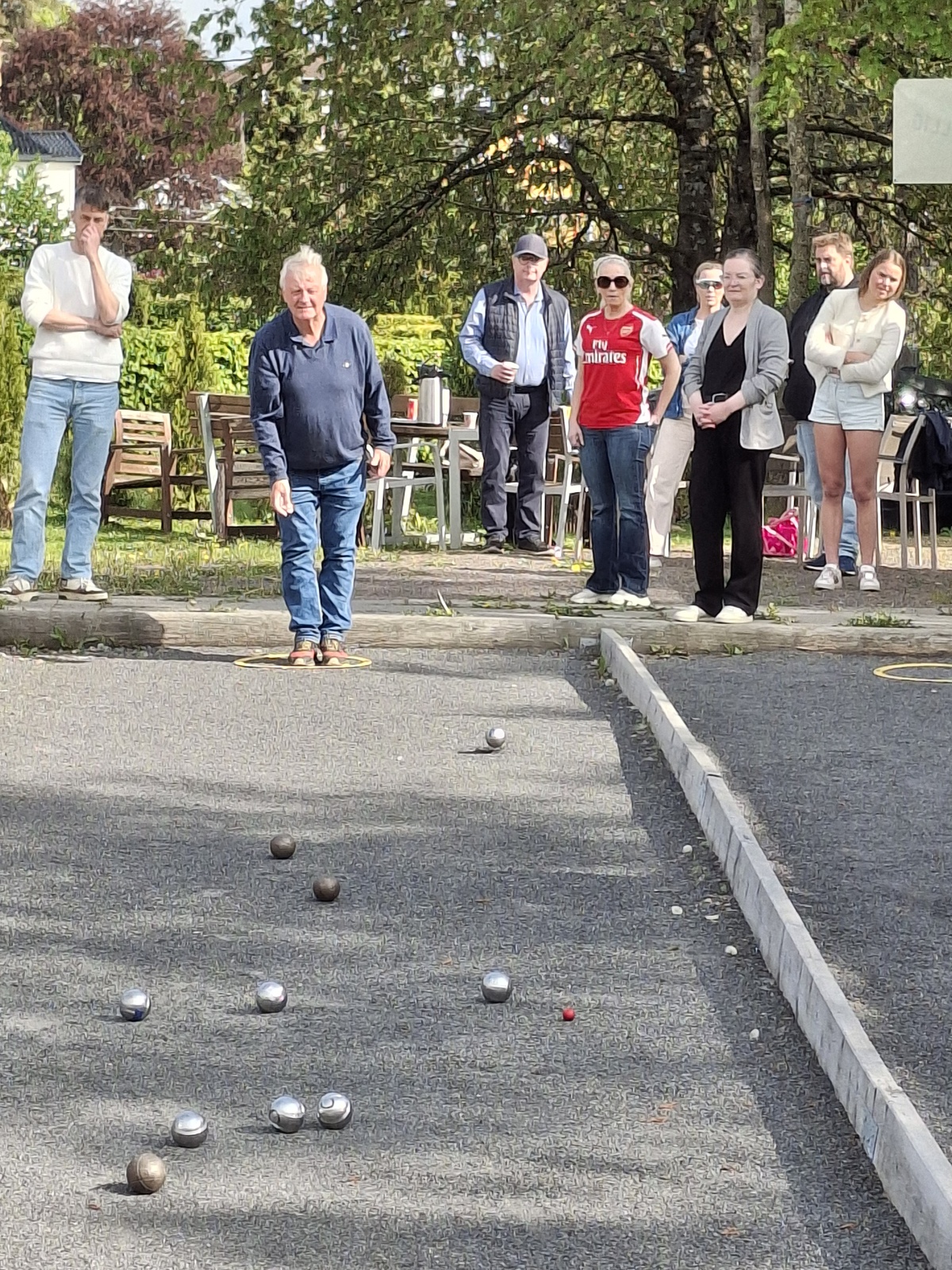 Leiv representerer bydelsutvalget under petanqueturneringen